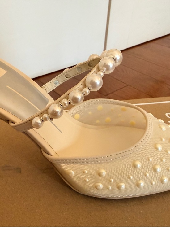 BRAND NEW, NEVER WORN Dolce Vita Katik Pearl High Heel - Ivory Mesh - Picture 8 of 9
